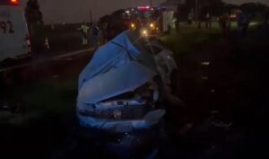 Casal morre em colisão envolvendo carro e carreta na BR-369