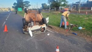 Câmera flagra colisão seguida de capotamento na BR-369; veja flagrante