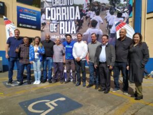 Terceira etapa do Circuito de Corridas de Rua das Escolas Municipais reúne mais de 400 alunos em Apucarana