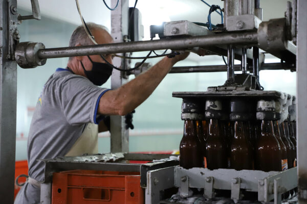 Paraná é o terceiro estado com a maior taxa de empregados com carteira assinada