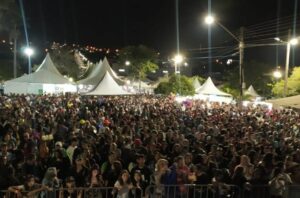 Kalóre recebe milhares de pessoas para a festa de aniversário