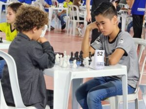 Enxadristas de Mandaguari se destacam em competição em Londrina