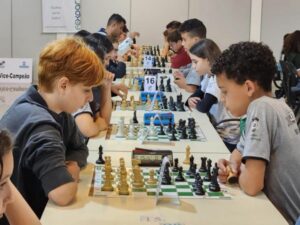 Mandaguari tem quatro enxadristas entre os primeiros colocados em competição em Maringá