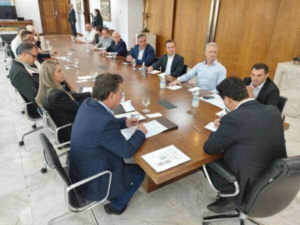 Prefeito Toledo esteve em Curitiba fechando agenda importante para o município