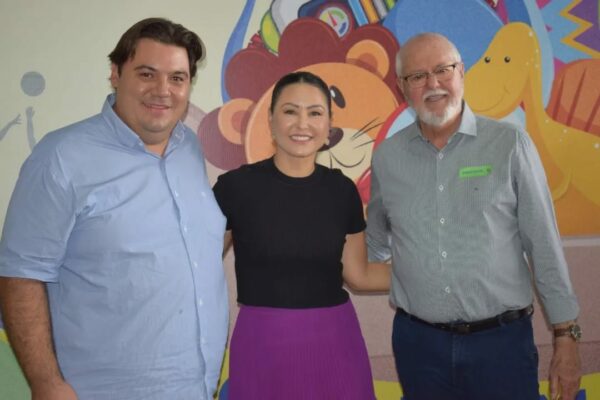 Primeira-dama do Paraná participa do lançamento do Paraná Rosa e Paraná Piá, em Rolândia
