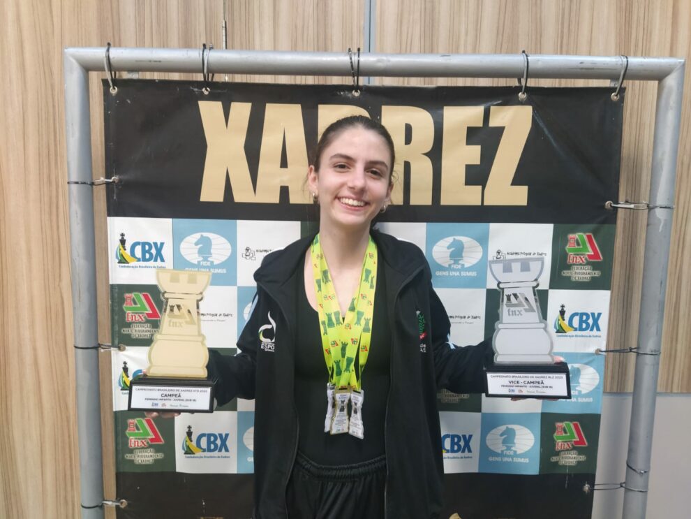 Ex-diarista vira vice-campeã brasileira de xadrez e participa de mundial