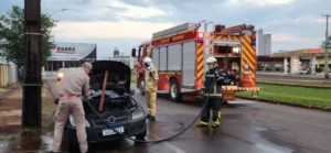 Incêndio em veículo mobiliza bombeiros em Arapongas