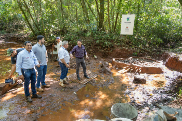 IDR-PR, Sema e Cristma recuperam nascente do Rio Pirapó em Apucarana