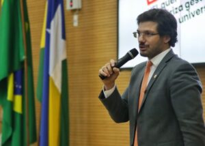 Em encontro nacional, Tiago Amaral defende qualificação do processo legislativo