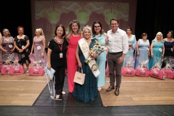Pedra Vitório é eleita Miss Terceira Idade de Apucarana 2023