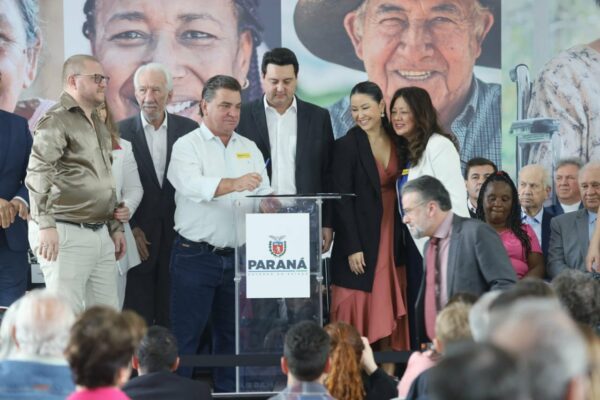 Arapongas garante recursos estaduais voltados aos idosos