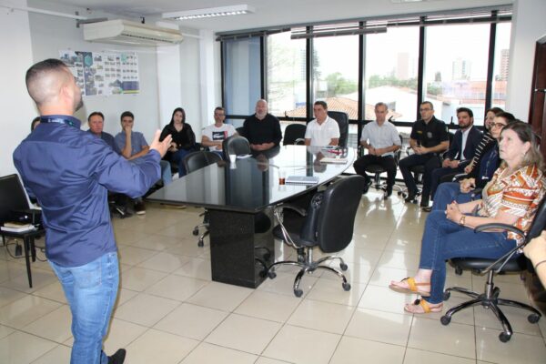 Reunião discute elaboração do Plano Municipal da Primeira Infância em Arapongas