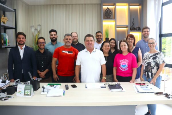 Prefeito Sérgio Onofre faz chamado especial para mobilização da campanha Outubro Rosa