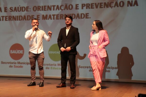Palestra sobre educação sexual e responsabilidade sobre maternidade e paternidade precoces reúne adolescentes