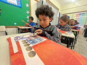 Rede municipal de ensino inicia período de rematrícula nesta segunda-feira em Mandaguari