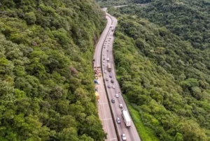 BR-277 é interditada sentido Litoral após risco de deslizamento