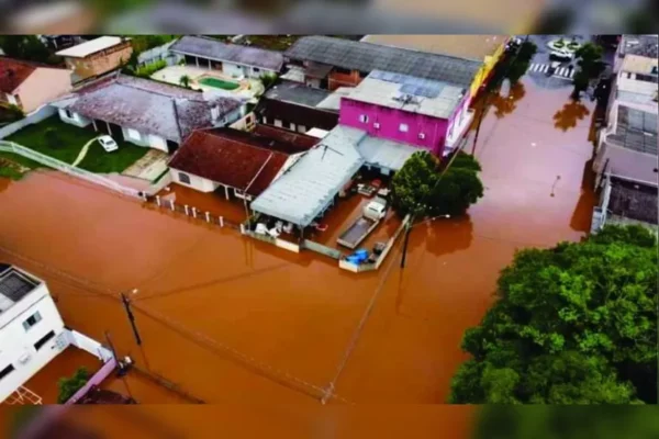 Chuvas causam alagamentos e deslizamentos em Pitanga e Manoel Ribas