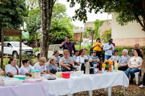 Café da manhã solidário no Espaço Empreender marca Dia do Idoso em Apucarana