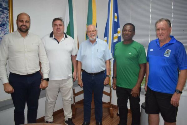Nacional anuncia projeto social e escolinha de futebol; jogos do profissional serão no Erich Georg em Rolândia