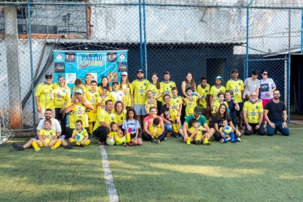 PARTIU FUTURO!  Crianças autistas ganham projeto de Futebol em Arapongas