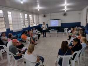Educação Financeira Básica é tema de encontro socioassistencial no CRAS CSU em Arapongas