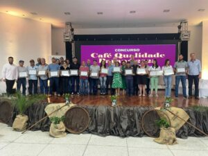 Agricultores de Pinhalão e São Jerônimo da Serra vencem Café Qualidade Paraná 2023
