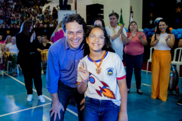 Apucarana conquista 60,2% de todas as medalhas do estado na Olimpíada Brasileira de Astronomia e Astronáutica