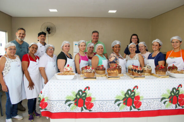 Encerramento do curso Preparo de Panetone em Cambira