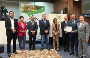 Prefeito Emerson Toledo de Cambira participa da 11° edição do Prêmio Gestor Público Paraná