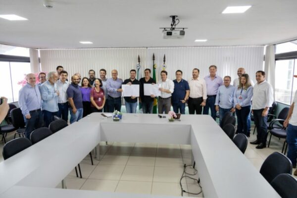Prefeitura de Apucarana oficializa doação de terreno ao Cisvir