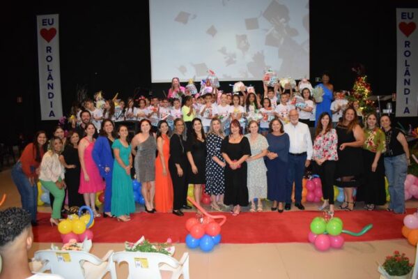Prefeito de Rolândia e Secretária de Educação prestigiram formatura de alunos do CMEI Delermo Poppi