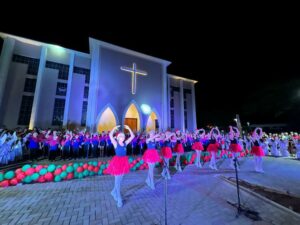 Prefeitura de Mandaguari inaugura reforma e nova iluminação da Praça Bom Pastor; veja as fotos