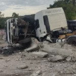 Caminhões se envolvem em acidente na Serra do Cadeado