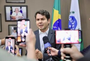 Alexandre Curi está pronto para ser o candidato à sucessão de Ratinho