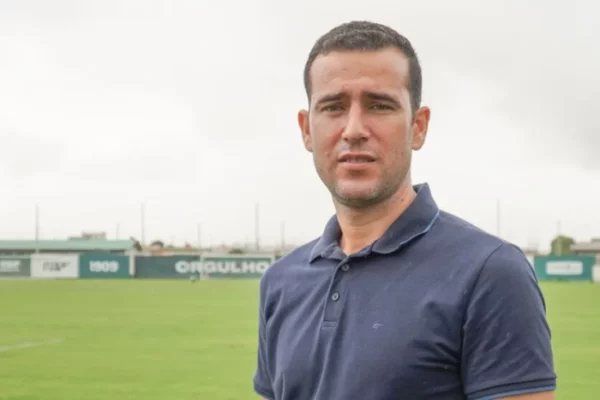Corinthians contrata analista de mercado araponguense