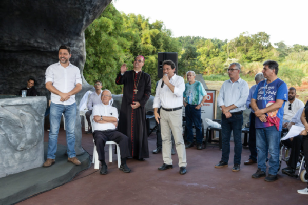 Parque da Redenção em Apucarana é reinaugurado com Santa Missa