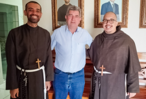 Bazana entrega viaturas para a Polícia Militar em Arapongas