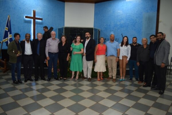 Prefeito Ailton Maistro de Rolândia participa de culto de ação de graças na Igreja Cirstinismo decidido