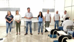 Departamento de Saúde de Jandaia reúne com agentes comunitários de saúde enfermeiros e agentes de endemias