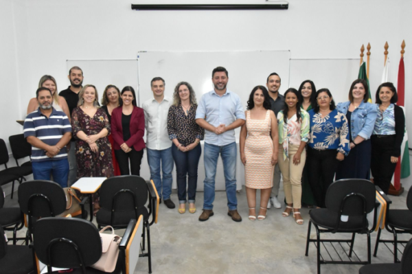 Departamento de Educação de Jandaia realiza cerimônia de posse dos Diretores das Escolas e CMEI’s da rede municipal de ensino