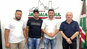 Prefeito Lauro Junior de Jandaia assina ordem de serviço para revitalização da iluminação pública do município.