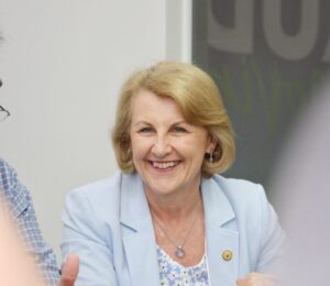 Márcia Huçulak destina recursos e ajuda a reforçar estrutura de saúde em Arapongas