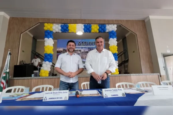 Prefeito Emerson Toledo assume AMUVI com compromisso de fortalecer a região