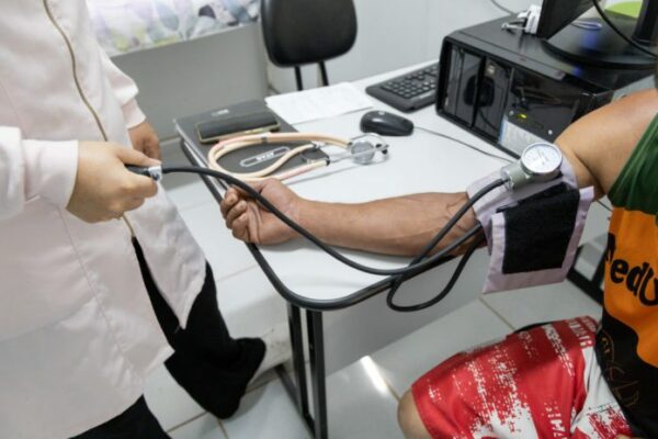 Médicos da Autarquia de Saúde de Apucarana alertam para o perigo da dengue