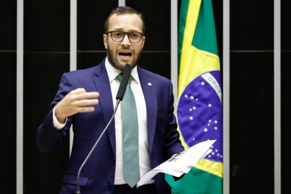 Filipe Barros – O mito fundador do regime lulopetista