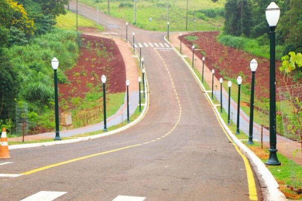 Prefeitura de Arapongas libera trânsito em nova interligação no prolongamento da Rua Patativa