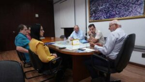 Prefeito de Rolândia Ailton Maistro cobra celeridade da Sanepar na resolução das questões de saneamento em Rolândia