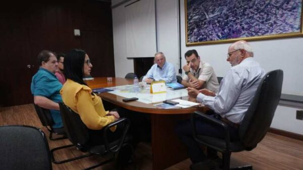 Prefeito de Rolândia Ailton Maistro cobra celeridade da Sanepar na resolução das questões de saneamento em Rolândia