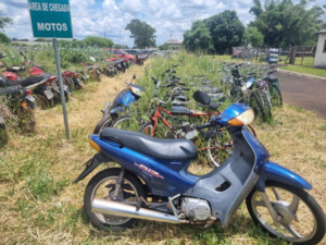 GM Arapongas apreende Honda Biz com R$62 mil em multas no Jardim Cultura