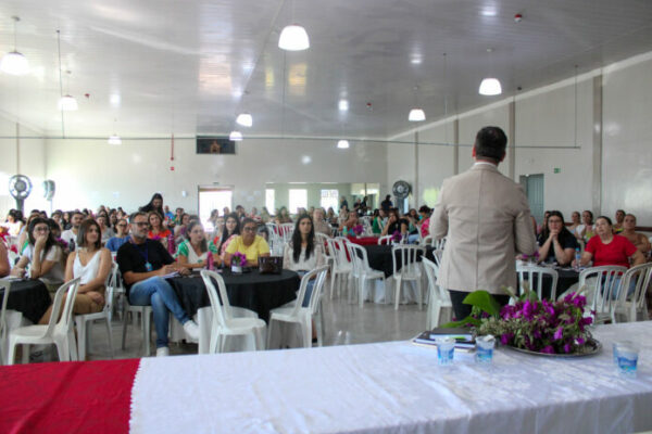 Prefeitura Municipal de Cambira realiza capacitação para professores e servidores da Assistência Social.